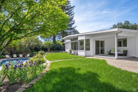 716 University Street Healdsburg CA 95448