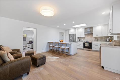 716 University Street Healdsburg CA 95448