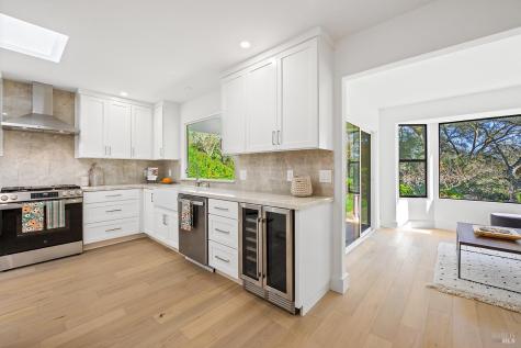 716 University Street Healdsburg CA 95448