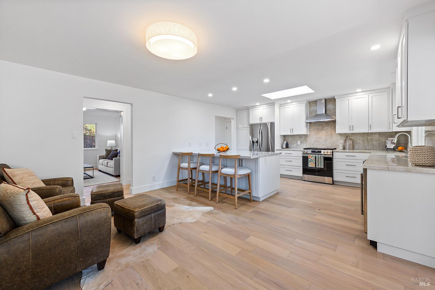 716 University Street Healdsburg CA 95448