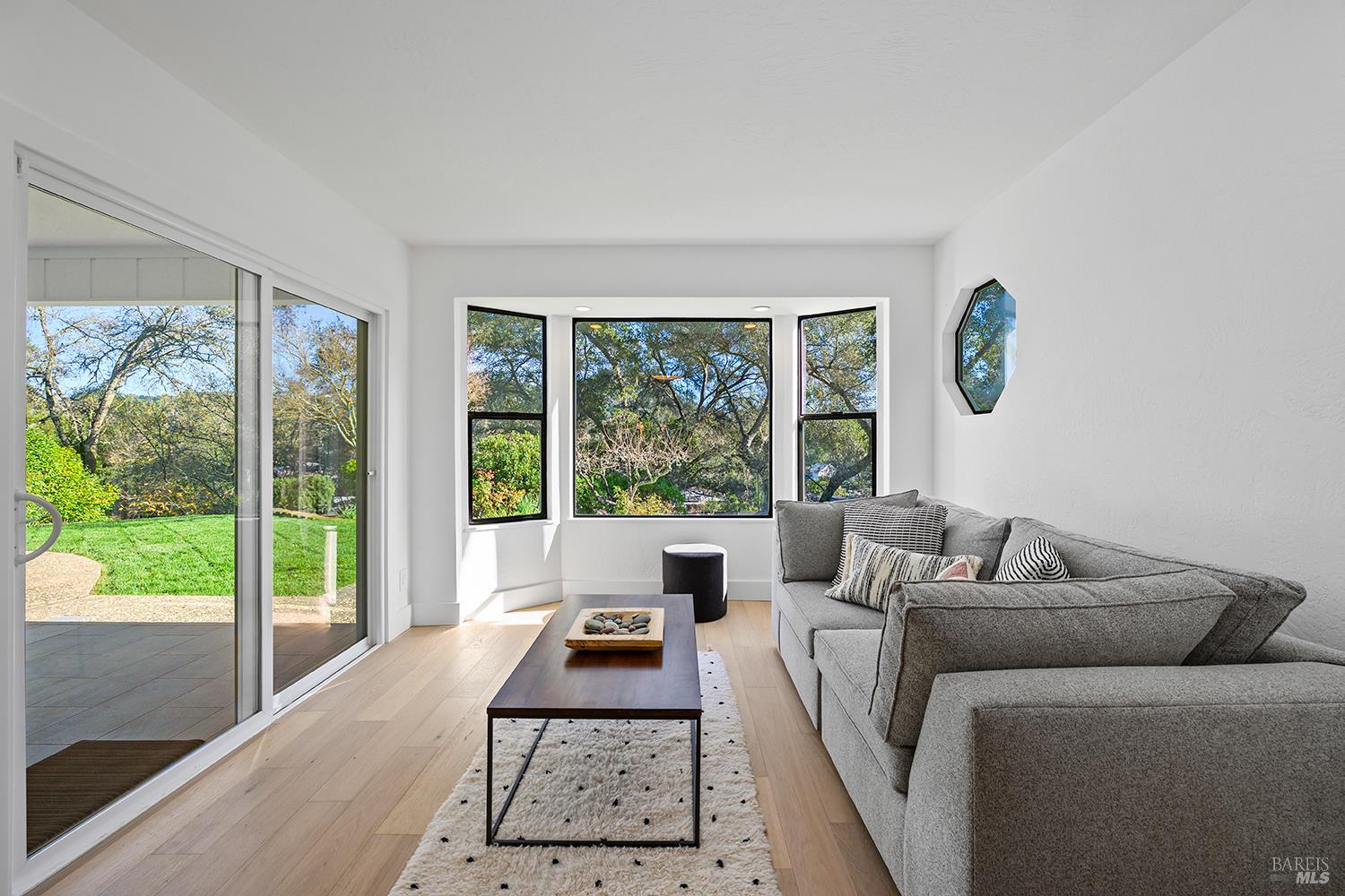716 University Street Healdsburg CA 95448