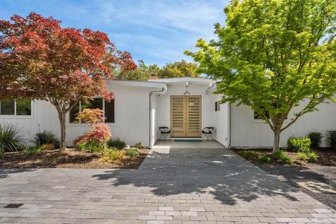 716 University Street Healdsburg CA 95448