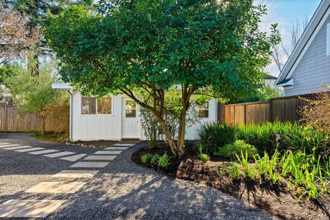 716 University Street Healdsburg CA 95448