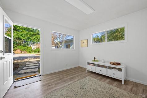 716 University Street Healdsburg CA 95448