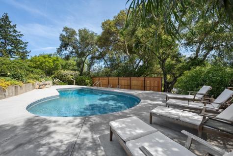 716 University Street Healdsburg CA 95448