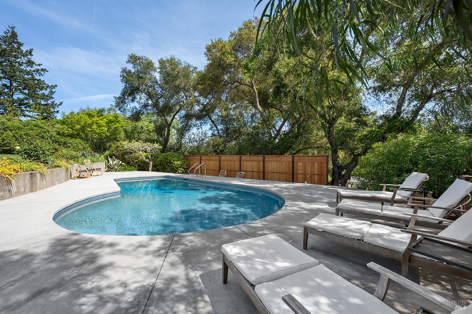 716 University Street Healdsburg CA 95448