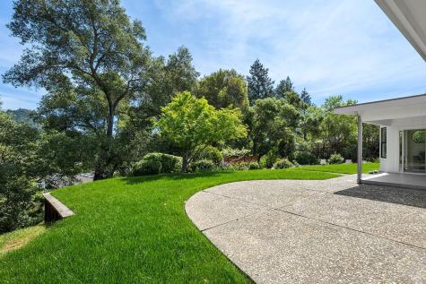 716 University Street Healdsburg CA 95448