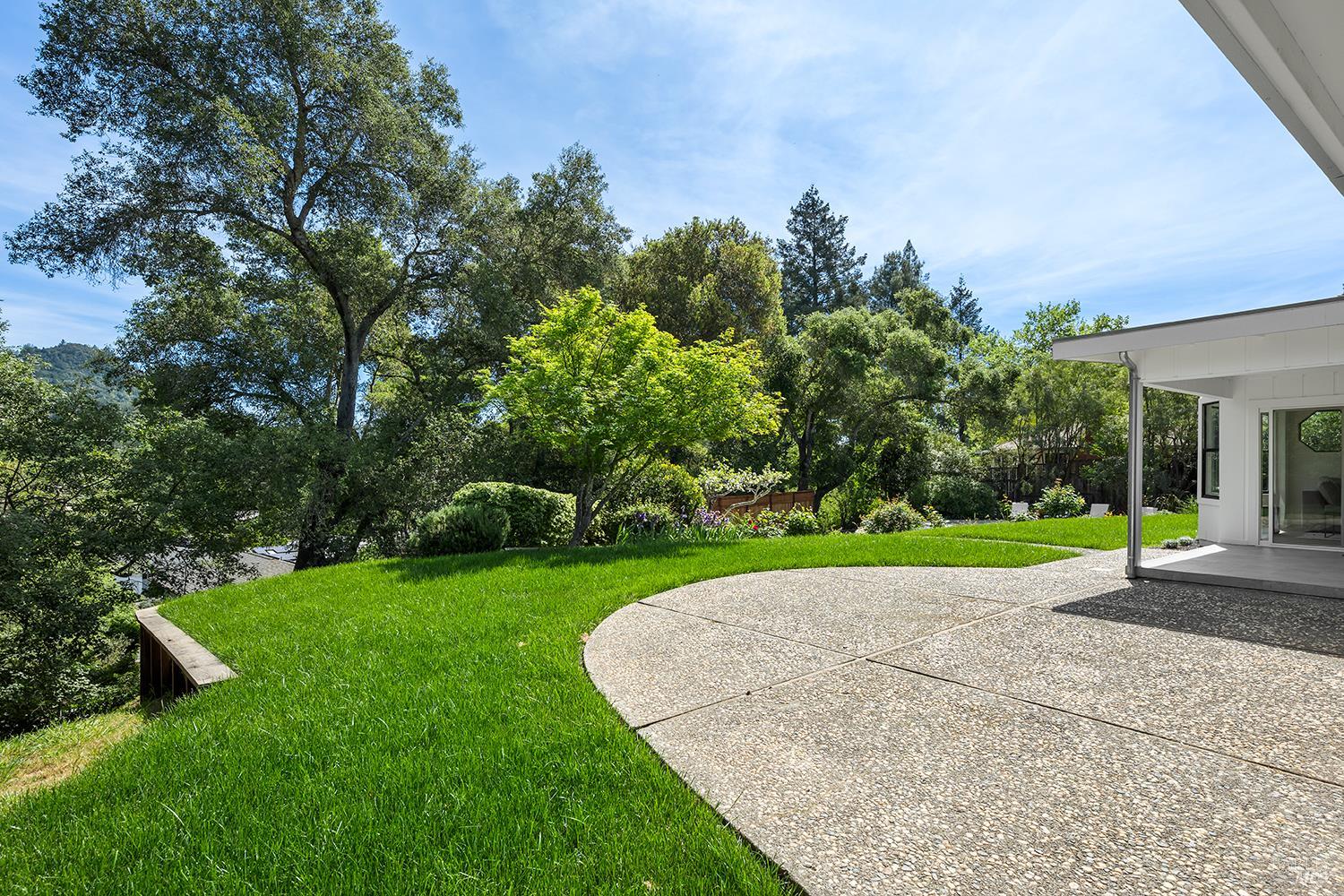 716 University Street Healdsburg CA 95448