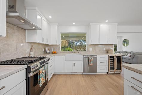716 University Street Healdsburg CA 95448