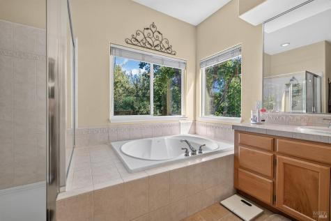 1868 Lornadell Lane Santa Rosa CA 95405
