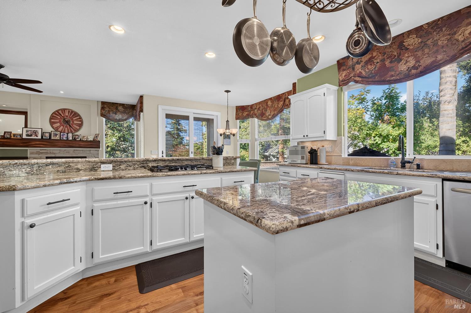 1868 Lornadell Lane Santa Rosa CA 95405