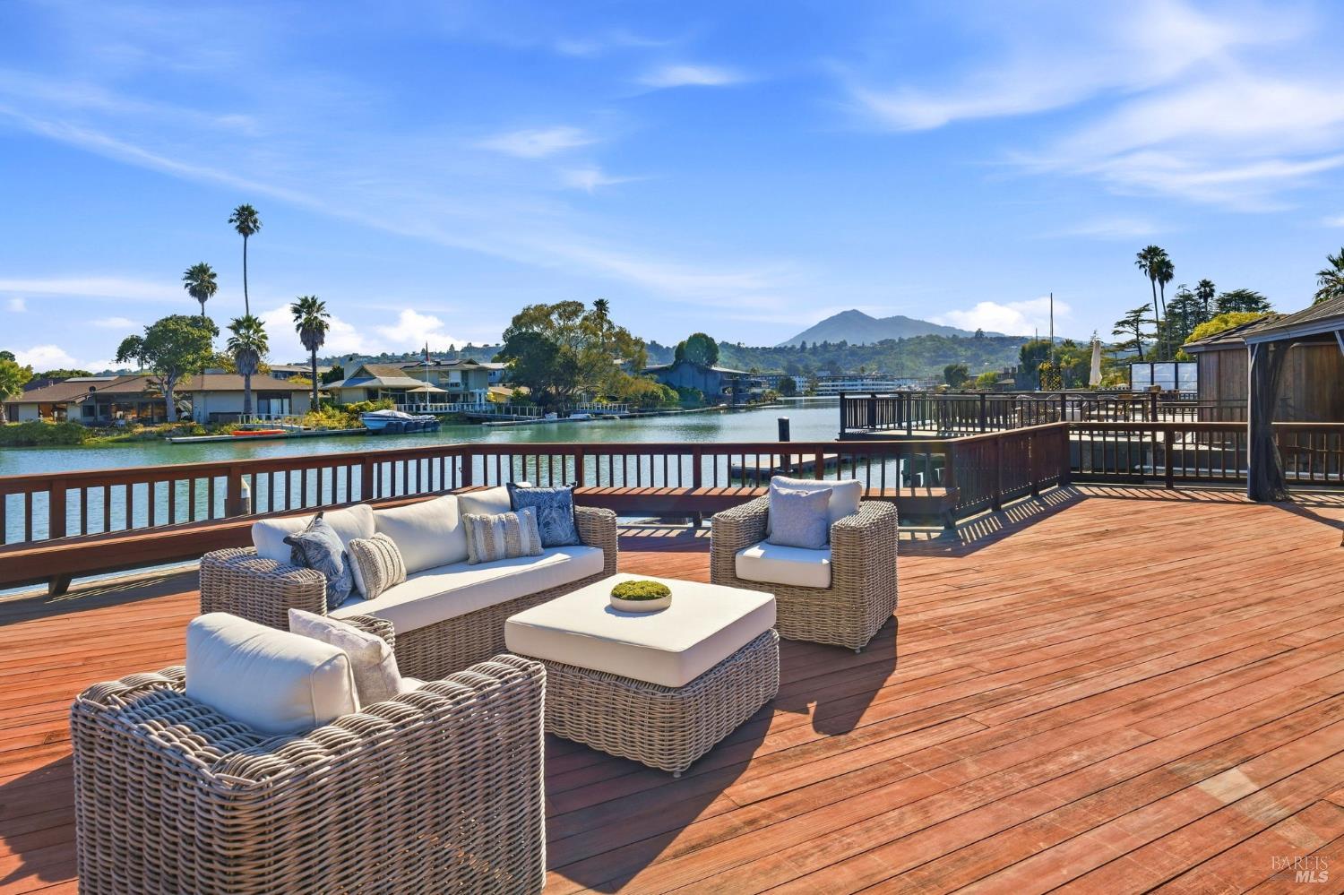 16 Aqua Vista Drive San Rafael CA 94901