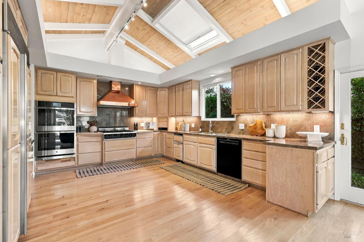 16 Aqua Vista Drive San Rafael CA 94901
