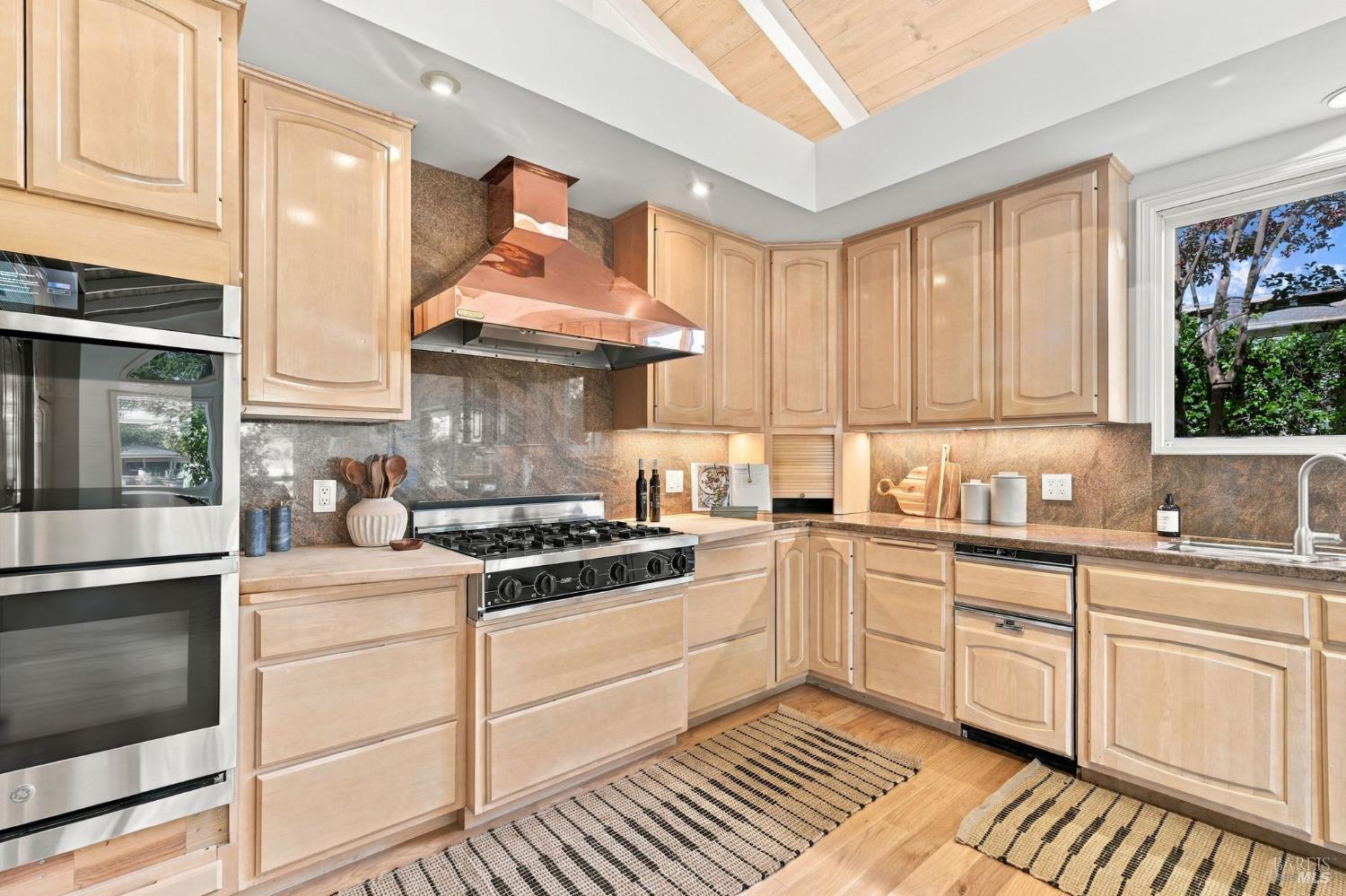 16 Aqua Vista Drive San Rafael CA 94901