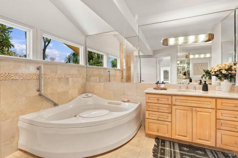 16 Aqua Vista Drive San Rafael CA 94901