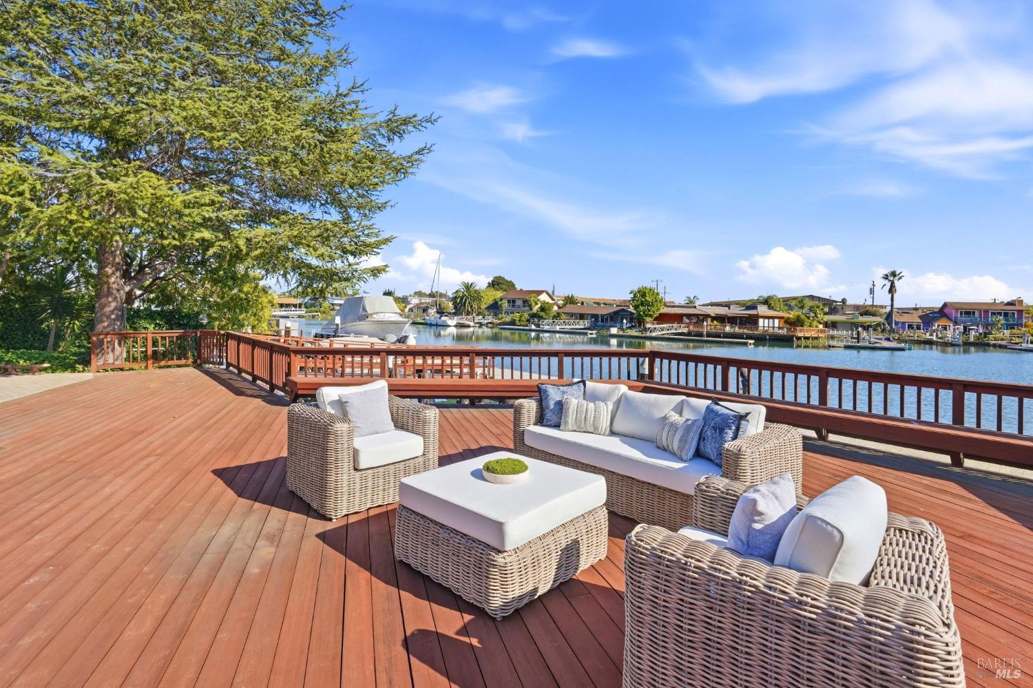 16 Aqua Vista Drive San Rafael CA 94901