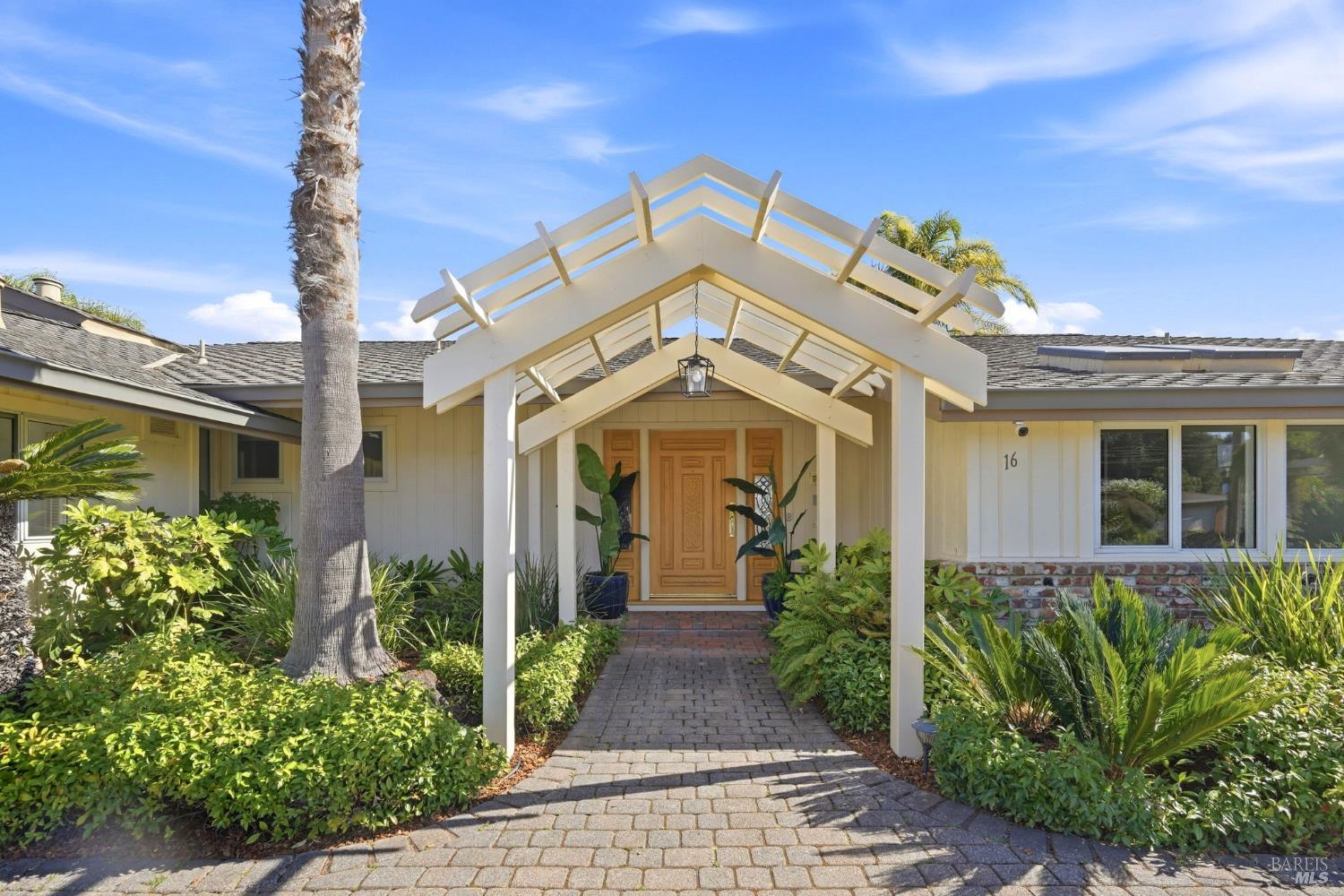 16 Aqua Vista Drive San Rafael CA 94901