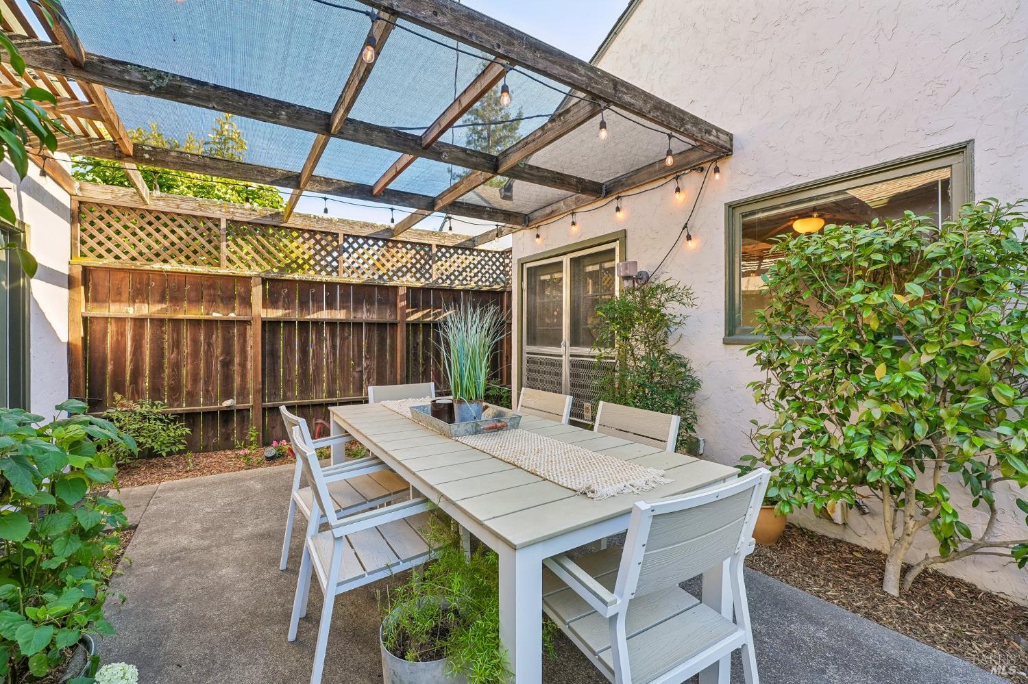 536 Orchard Street Santa Rosa CA 95404