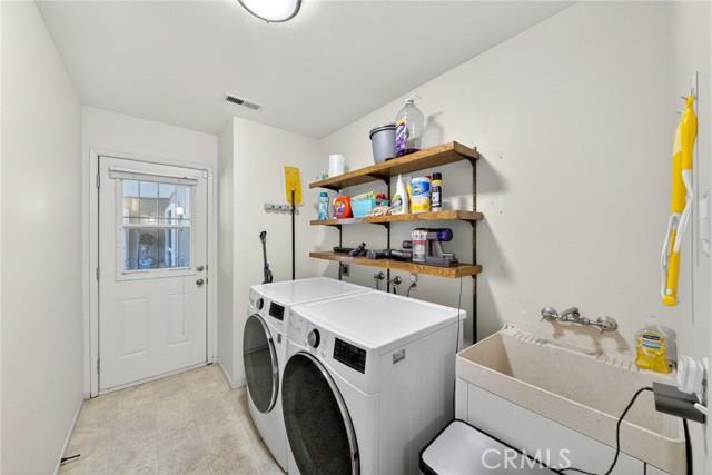 2433 W 3rd Madera CA 93637