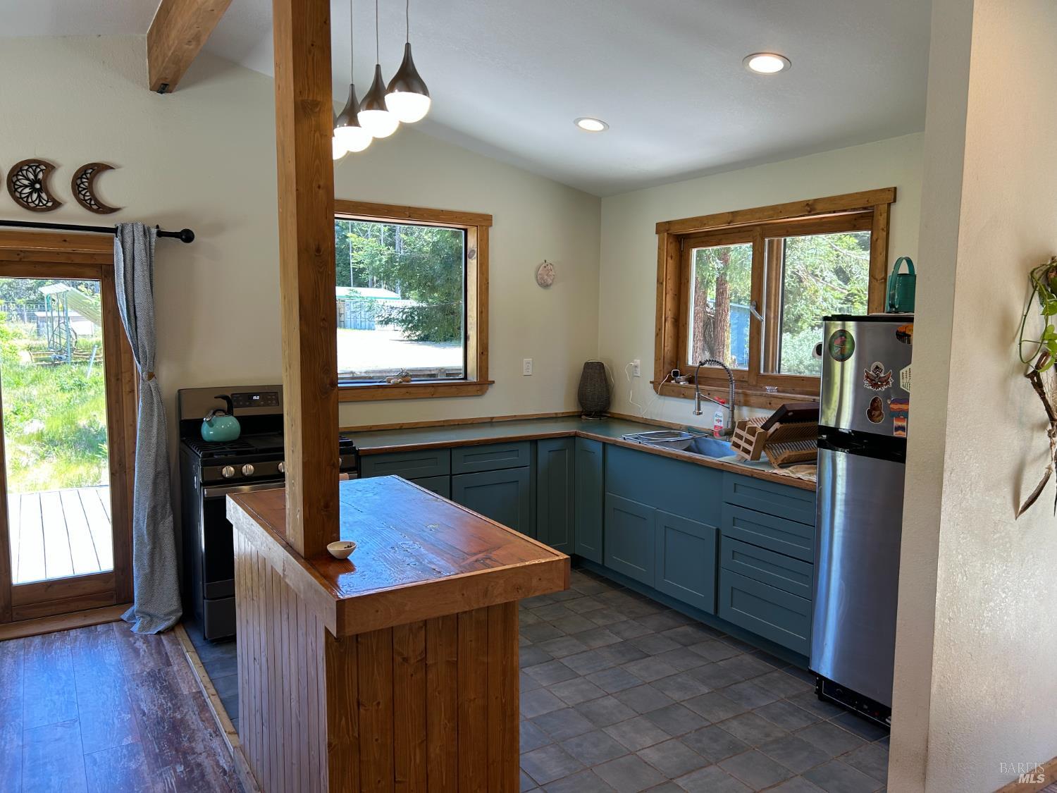 34620 Eureka Hill Road Point Arena CA 95468