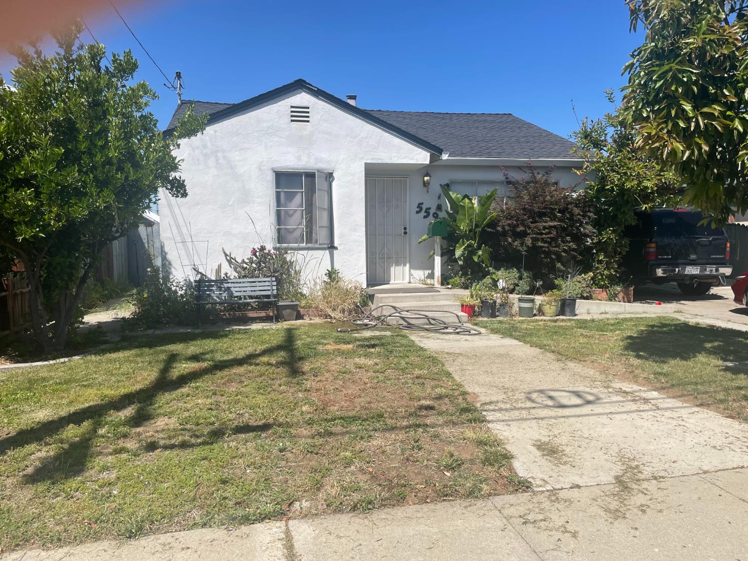 559 S Veach Avenue Manteca CA 95337