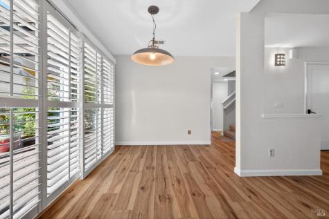 2757 Lakeview Drive Santa Rosa CA 95405