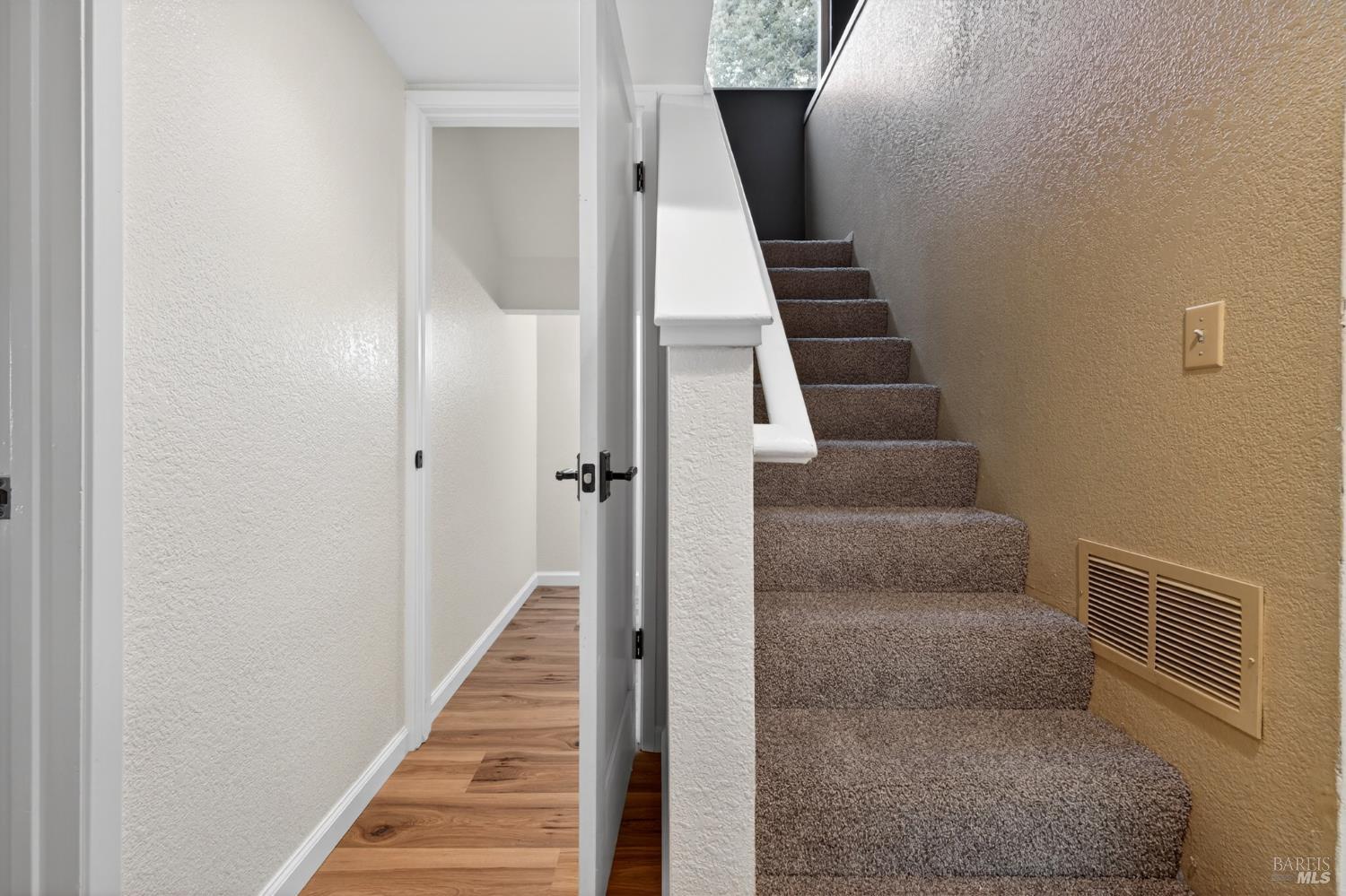 2757 Lakeview Drive Santa Rosa CA 95405