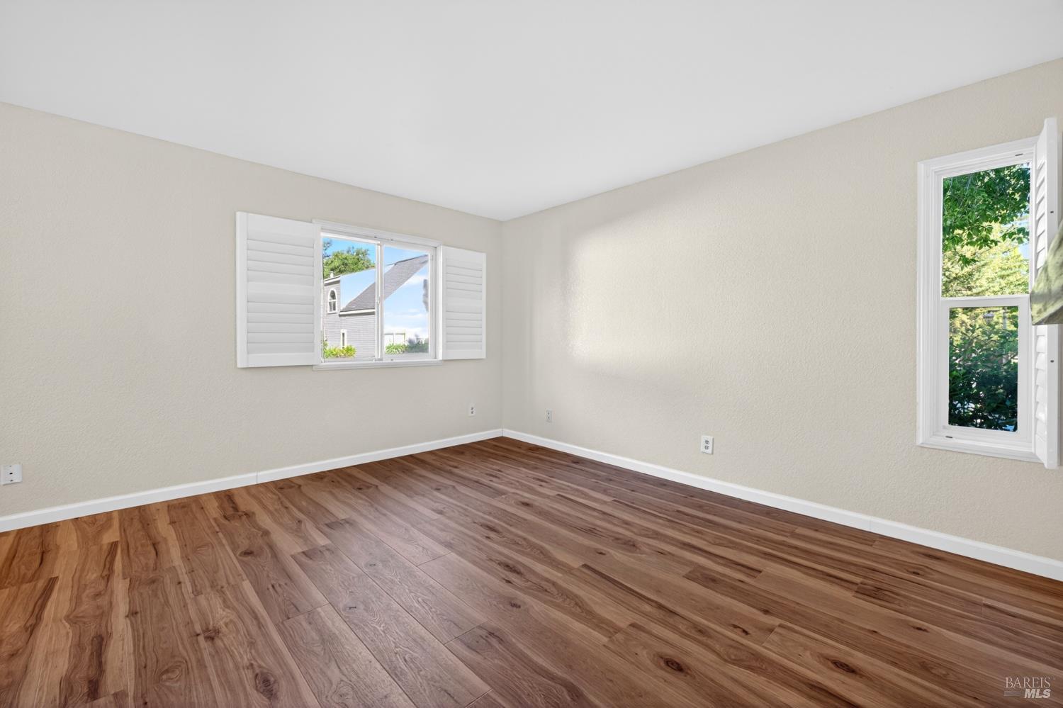 2757 Lakeview Drive Santa Rosa CA 95405