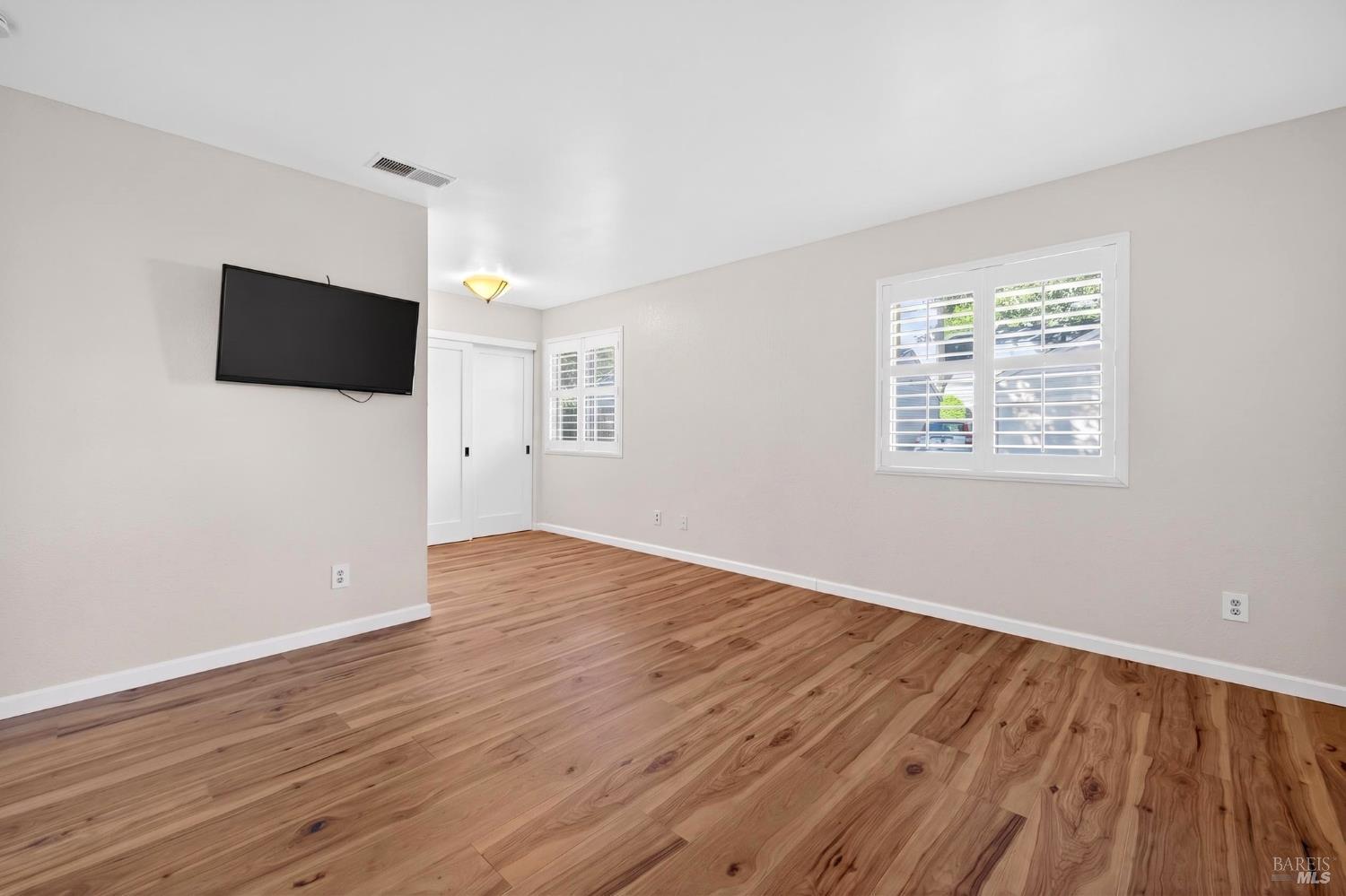 2757 Lakeview Drive Santa Rosa CA 95405