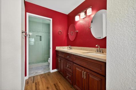 2757 Lakeview Drive Santa Rosa CA 95405