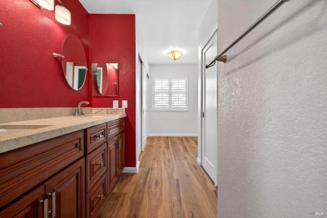 2757 Lakeview Drive Santa Rosa CA 95405
