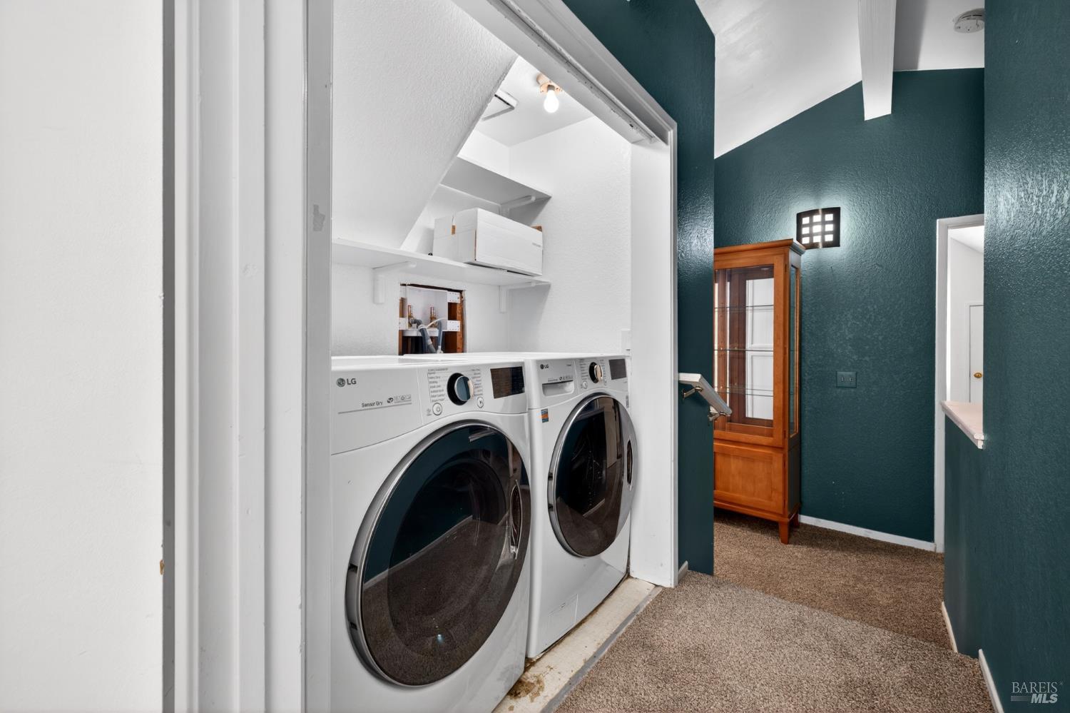 2757 Lakeview Drive Santa Rosa CA 95405