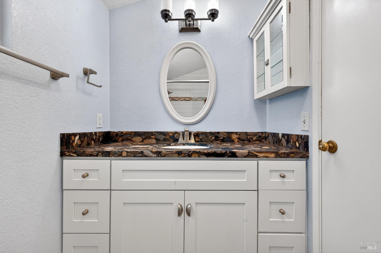2757 Lakeview Drive Santa Rosa CA 95405