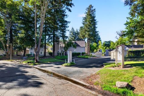 2757 Lakeview Drive Santa Rosa CA 95405