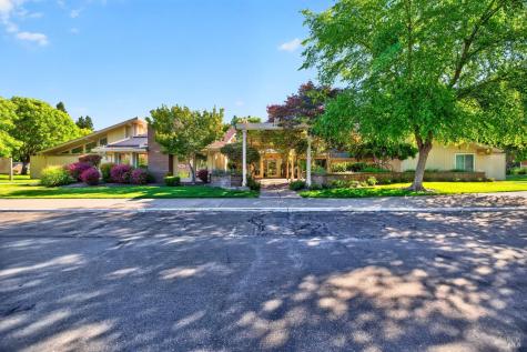 2757 Lakeview Drive Santa Rosa CA 95405