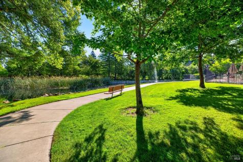 2757 Lakeview Drive Santa Rosa CA 95405