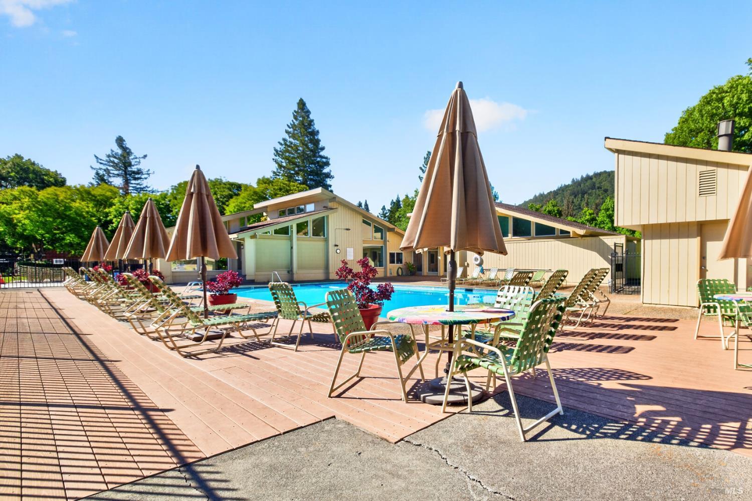 2757 Lakeview Drive Santa Rosa CA 95405