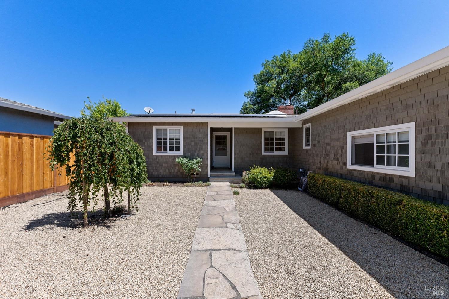 1040 Valley View Street St. Helena CA 94574
