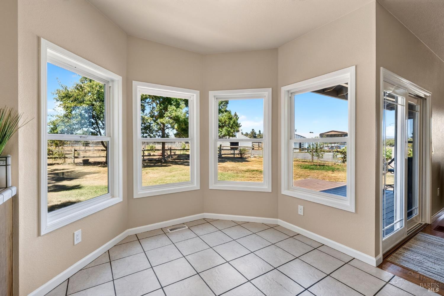 1623 Abramson Road Santa Rosa CA 95401