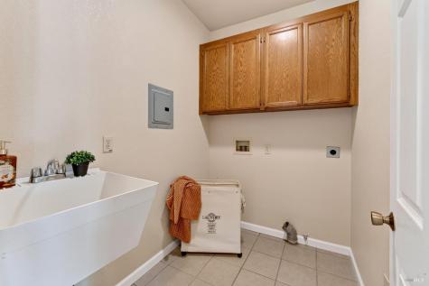 1623 Abramson Road Santa Rosa CA 95401