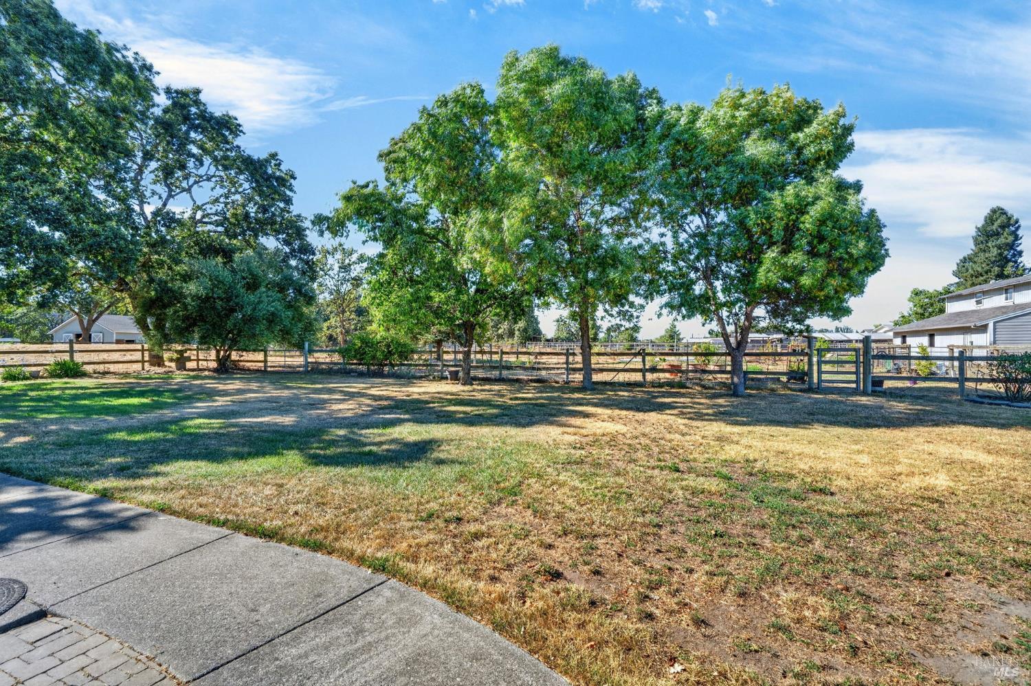 1623 Abramson Road Santa Rosa CA 95401
