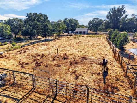 1623 Abramson Road Santa Rosa CA 95401
