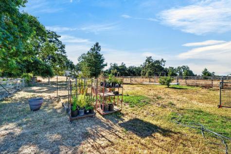 1623 Abramson Road Santa Rosa CA 95401