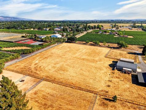 1623 Abramson Road Santa Rosa CA 95401