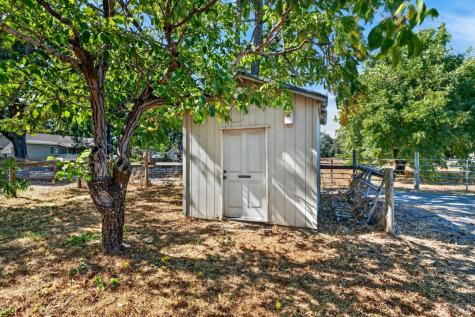 1623 Abramson Road Santa Rosa CA 95401