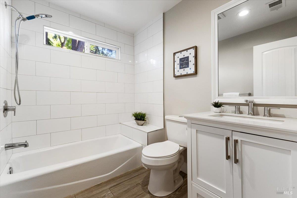 1817 Peoria Court Santa Rosa CA 95405