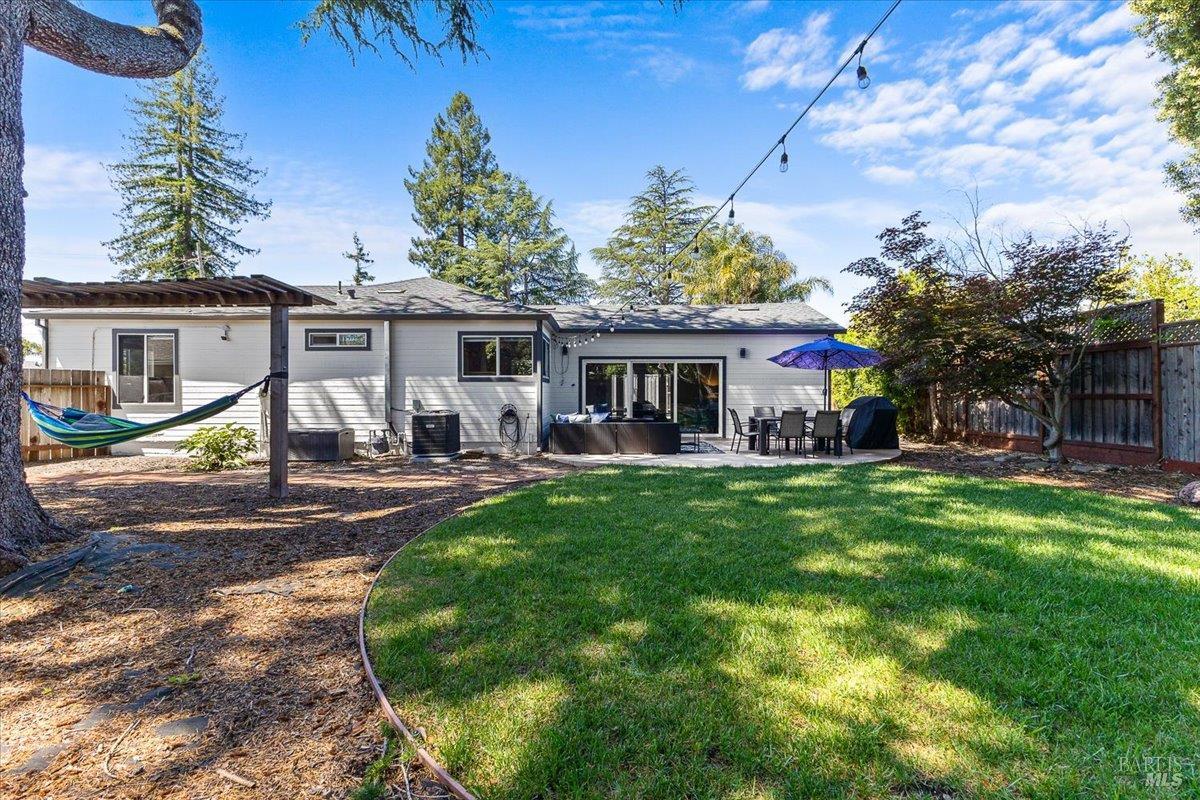 1817 Peoria Court Santa Rosa CA 95405