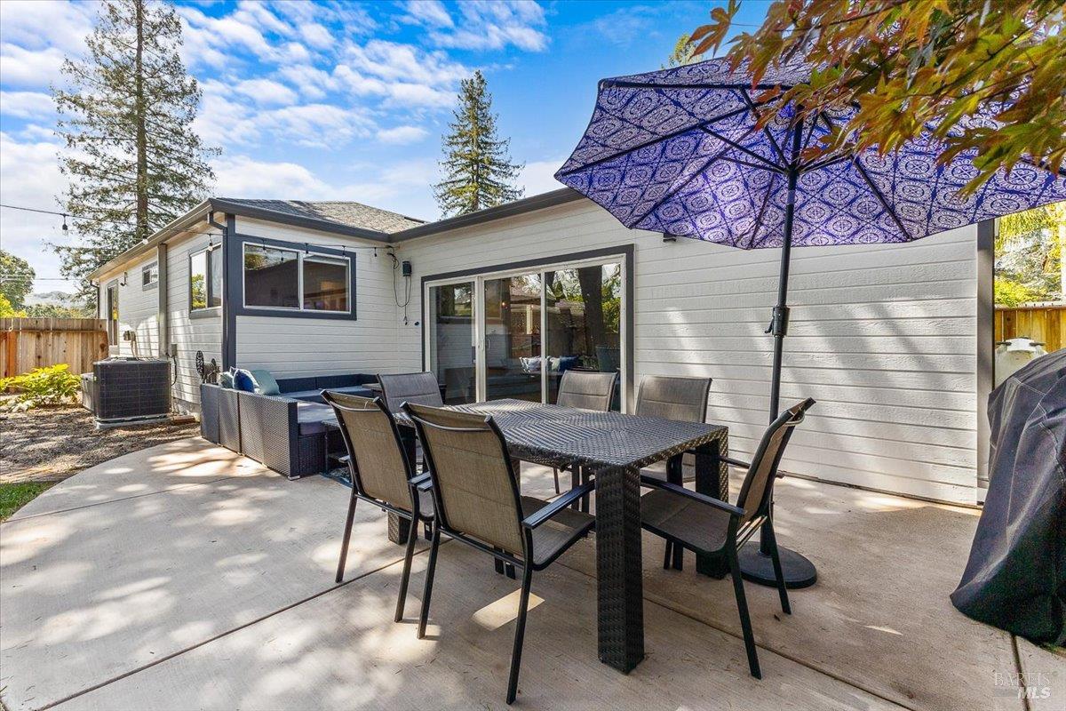 1817 Peoria Court Santa Rosa CA 95405