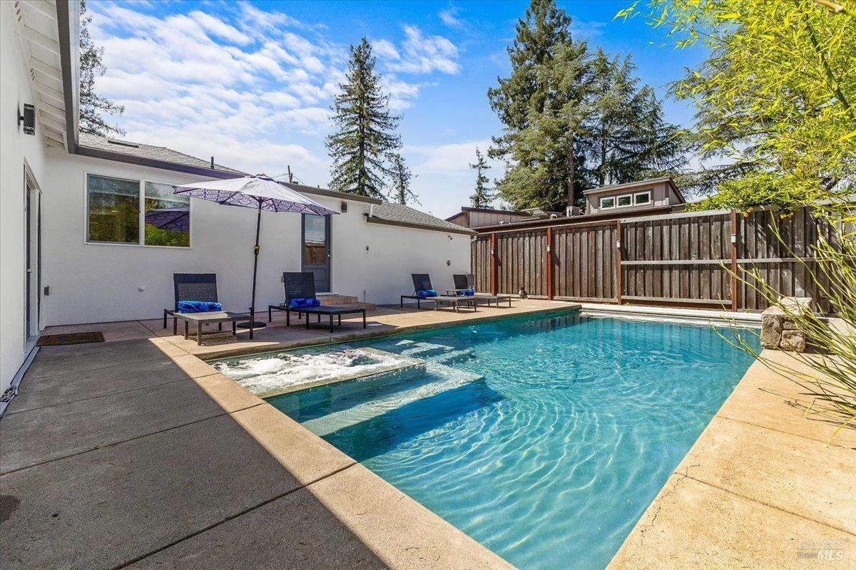 1817 Peoria Court Santa Rosa CA 95405