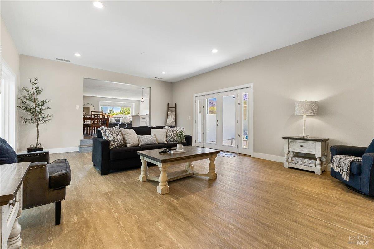 1817 Peoria Court Santa Rosa CA 95405